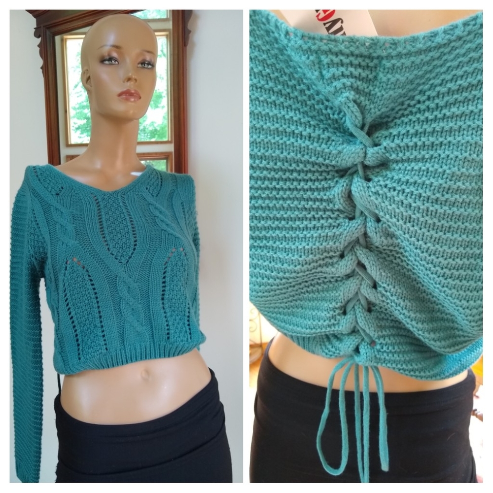 Pretty Guide. Medium. NWT. Crop. Fast Ship. 2 Day Sale🏷